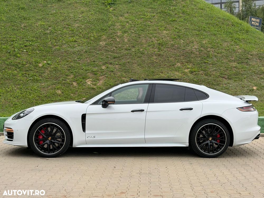Porsche Panamera GTS - 4