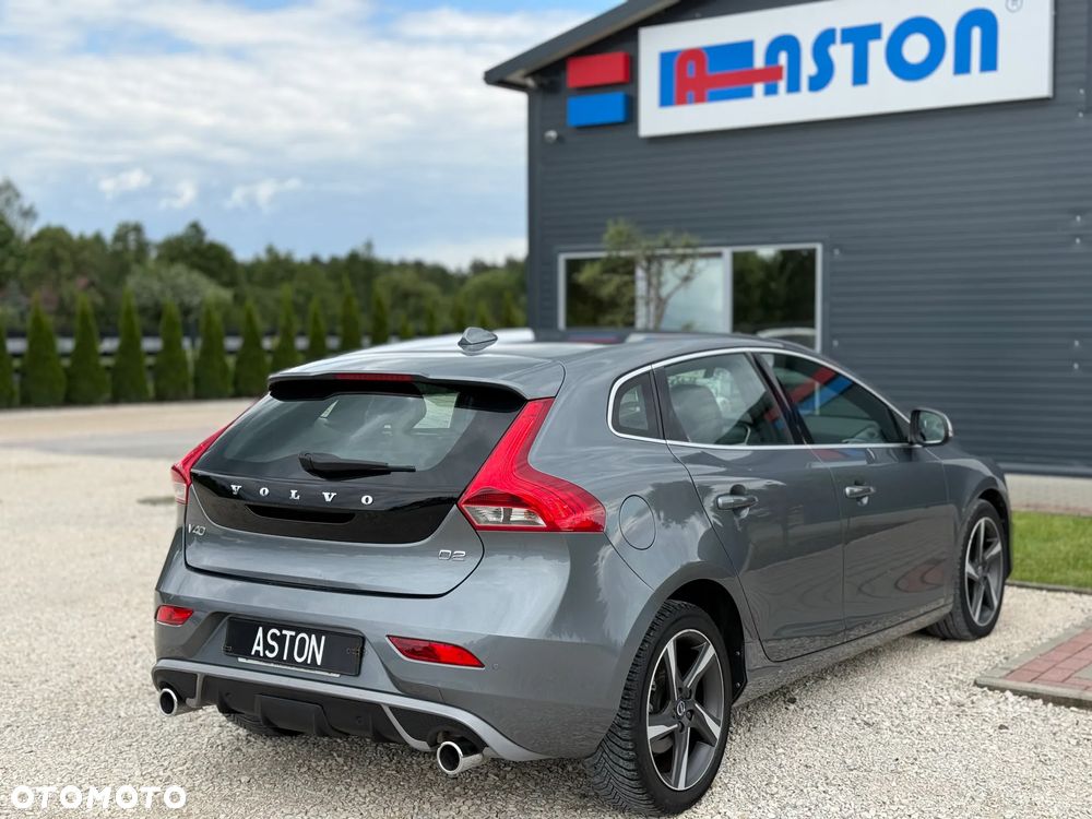 Volvo V40 D2 Drive-E R-Design Momentum - 12