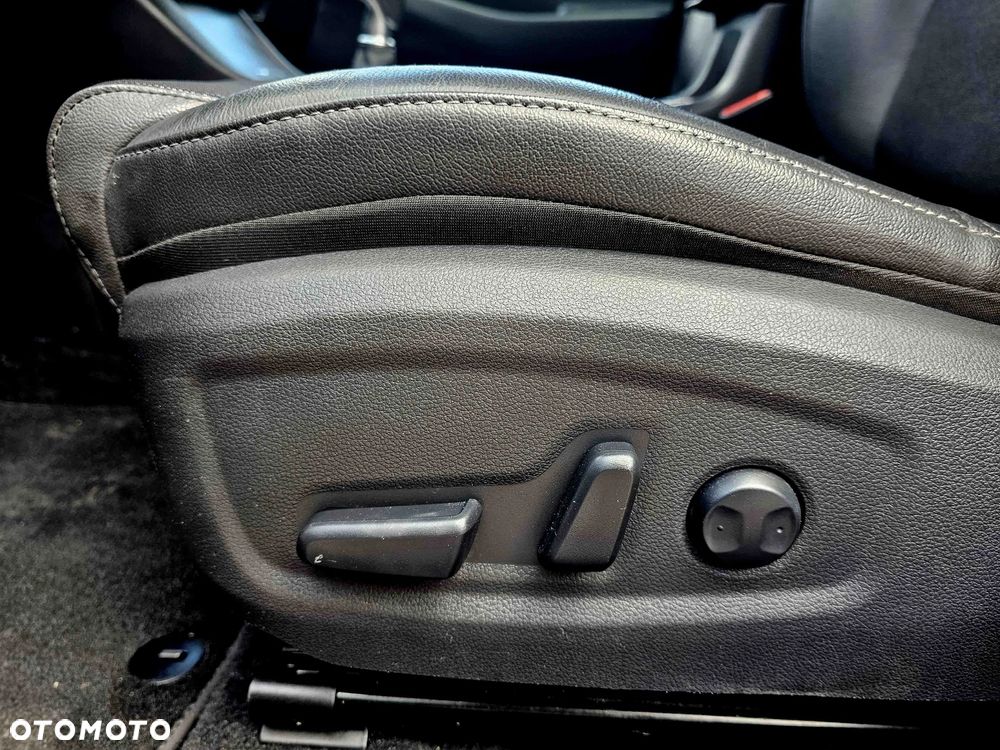 Hyundai i30 blue 1.6 CRDi Premium - 18