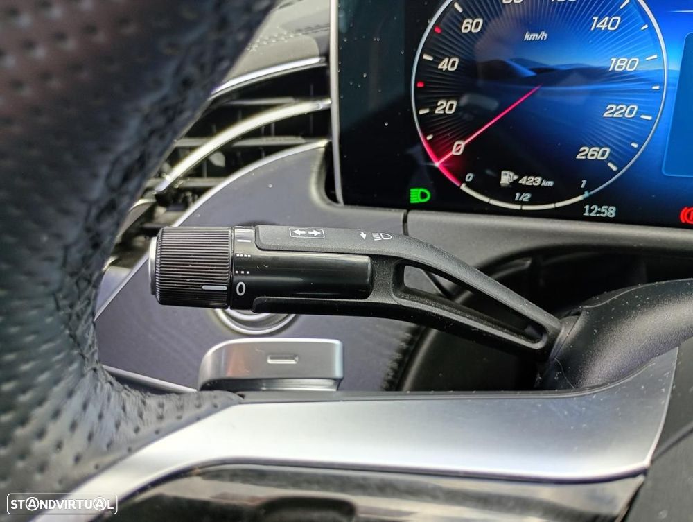 Mercedes-Benz E 300 e AMG Line - 25