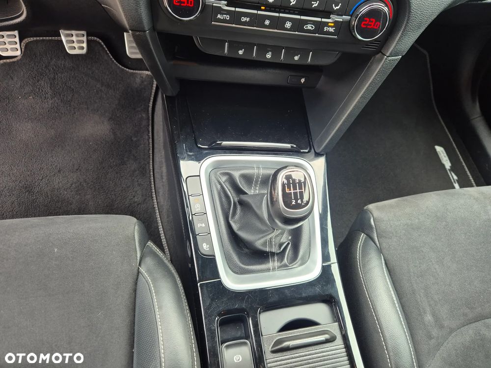 Kia Ceed 1.4 T-GDI OPF GT Line - 31