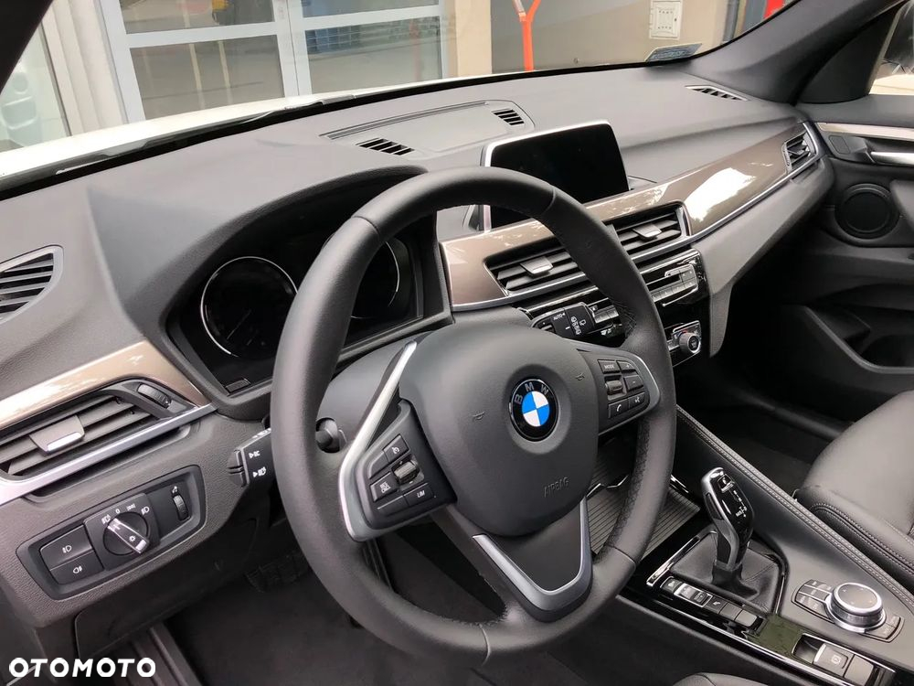 BMW X1 sDrive18i xLine - 7
