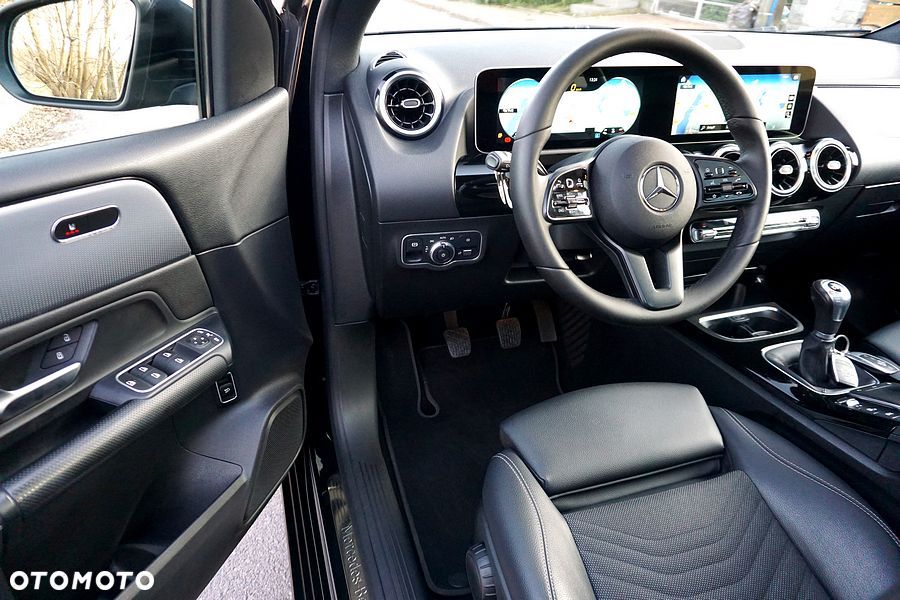 Mercedes-Benz Klasa B 180 d Editon 19 - 20