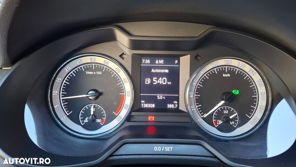 Skoda Octavia 2.0 TDI DSG Ambition - 7