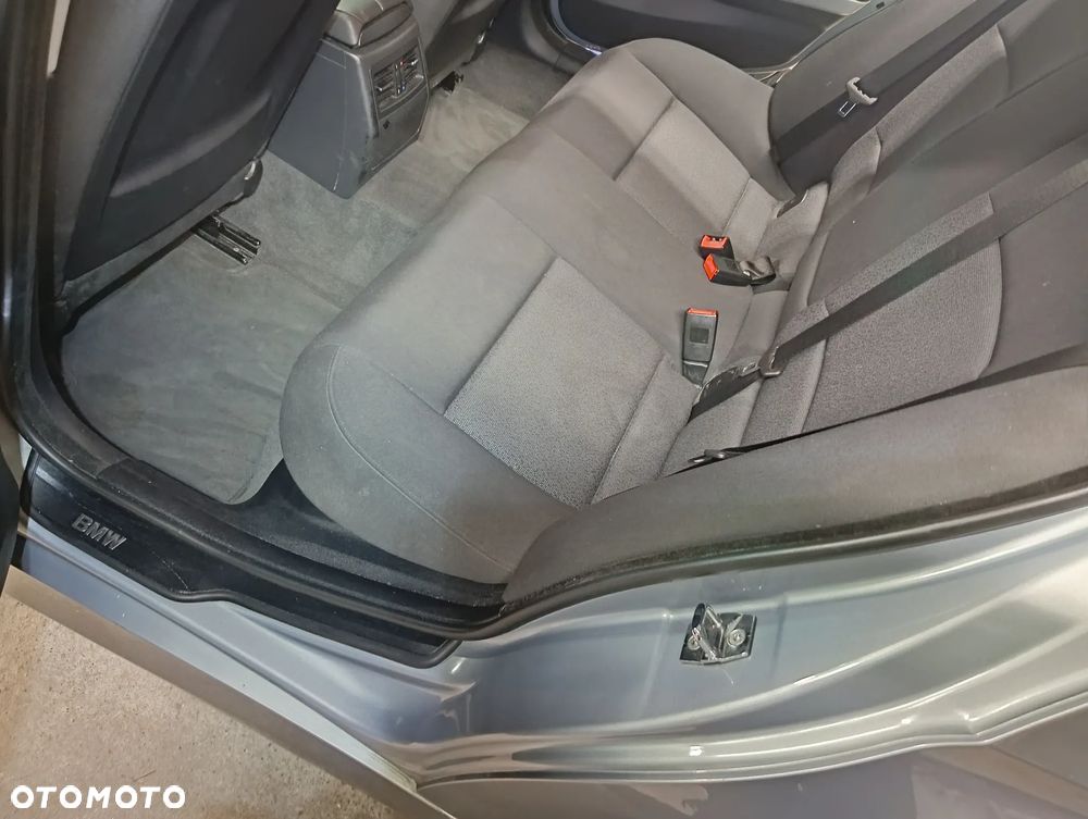 BMW Seria 3 318d DPF - 17
