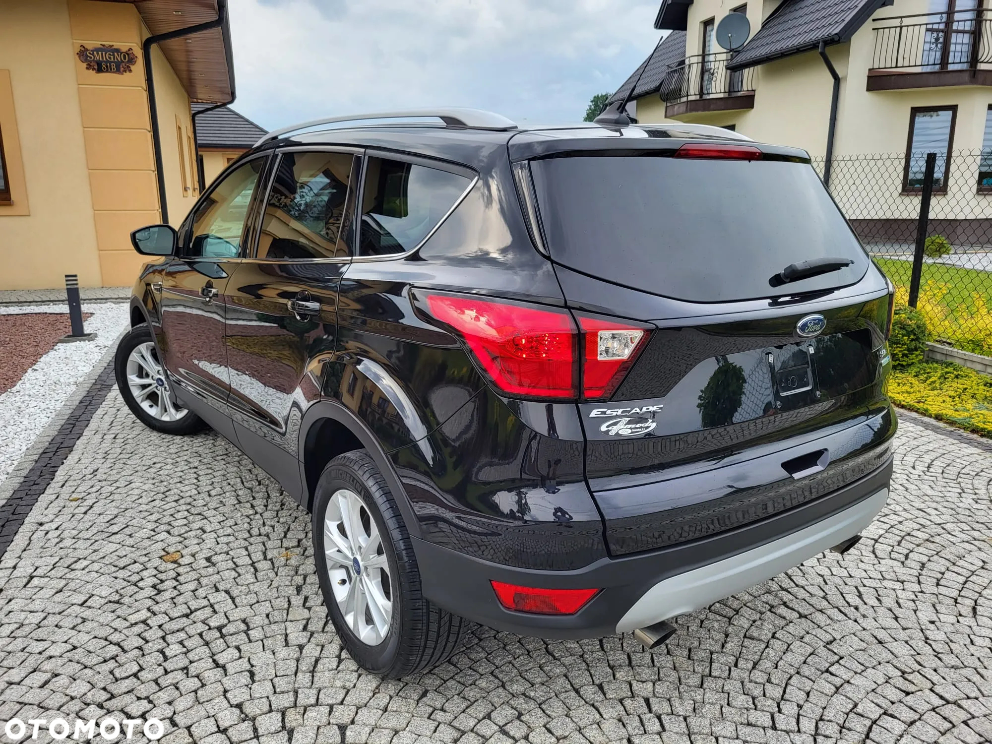 Ford Kuga - 2