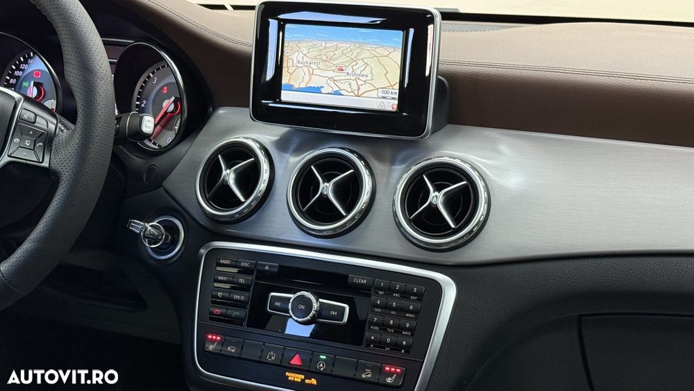 Mercedes-Benz GLA - 15