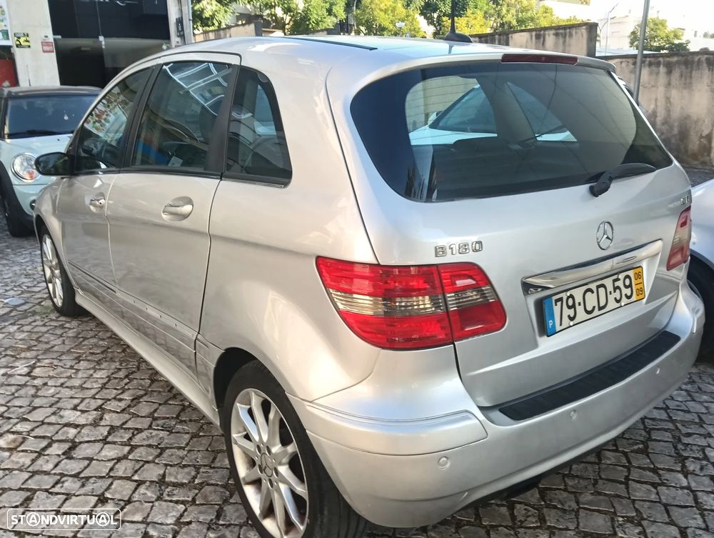 Mercedes-Benz B 180 CDi Autotronic - 16