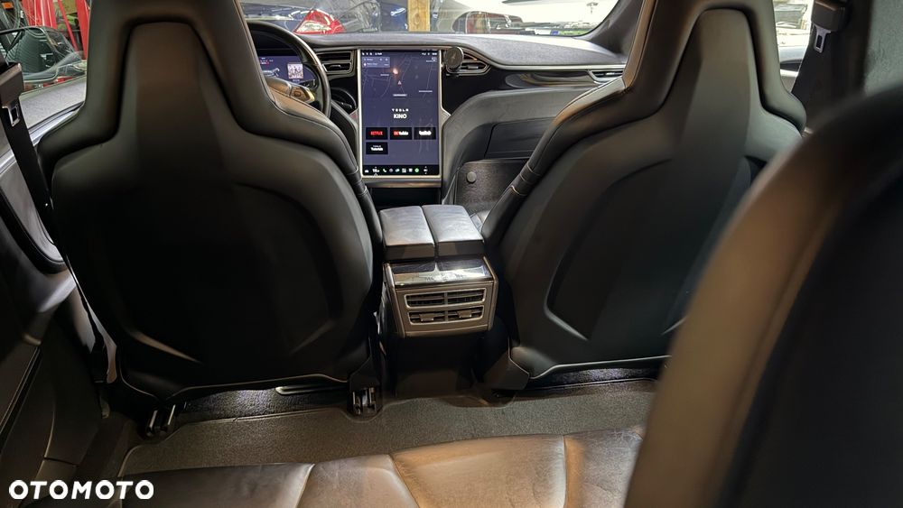 Tesla Model S Performance - 31