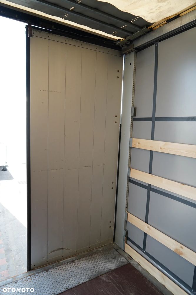 Schmitz Cargobull FIRANKA / STANDARD / 2 OSIE PODNOSZONE  / - 20