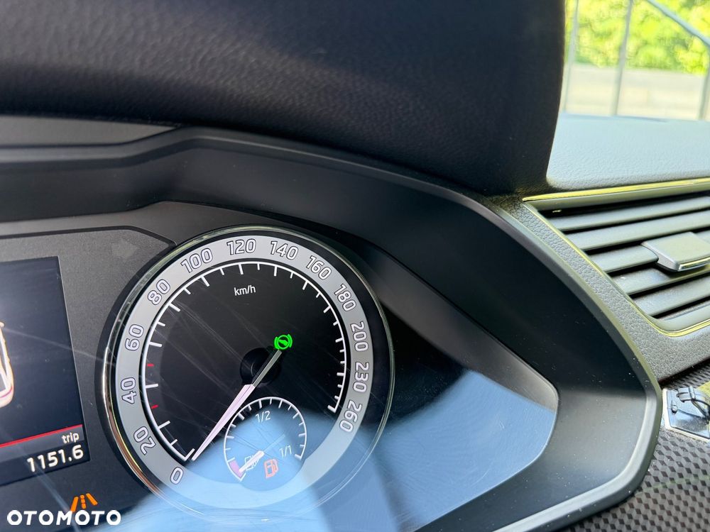 Skoda Superb 2.0 TDI DSG Sportline - 33