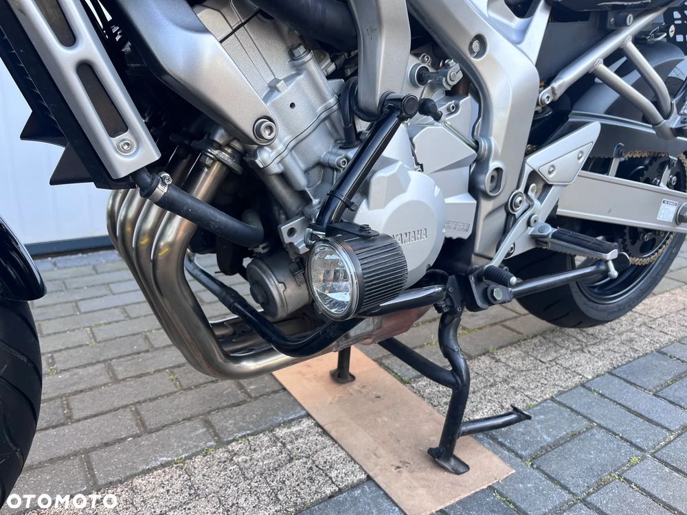 Yamaha FZ6 - 12