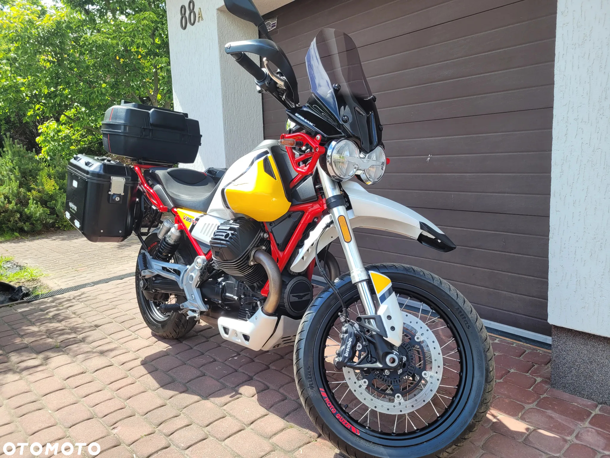 Moto Guzzi V85 - 10