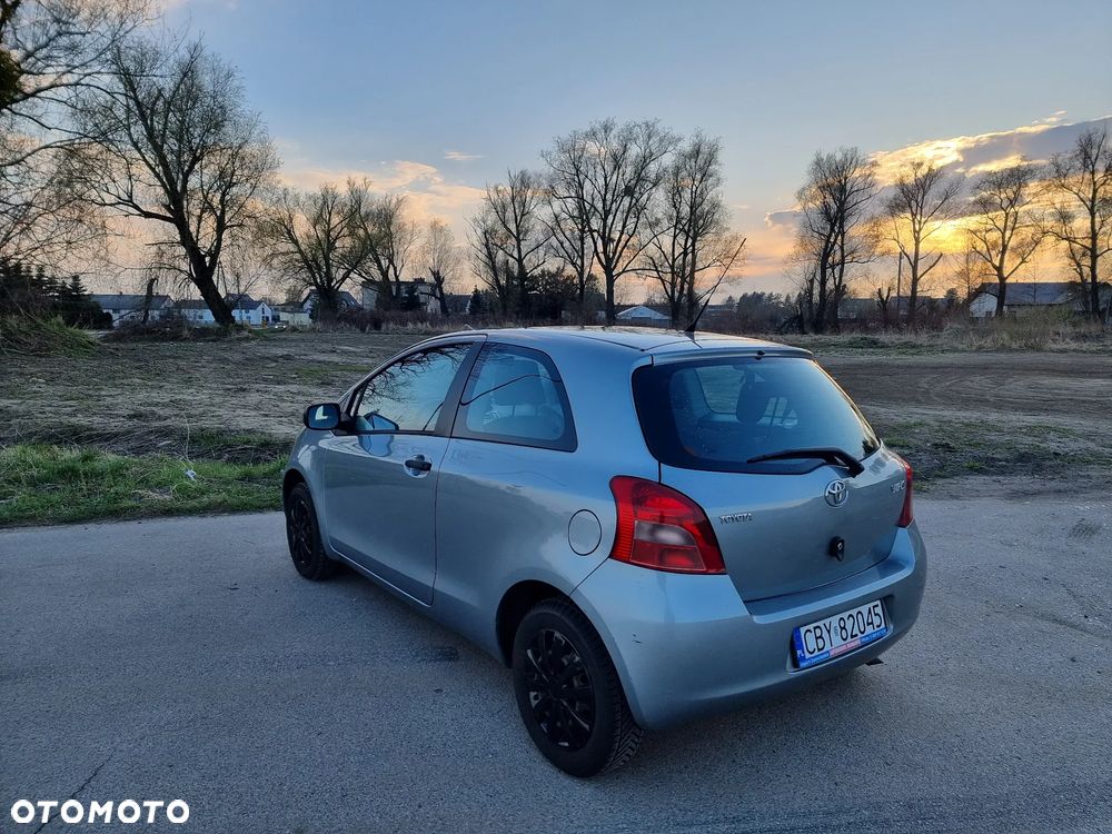 Toyota Yaris 1.0 VVT-i - 8