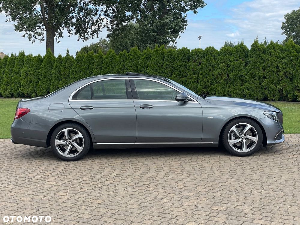 Mercedes-Benz Klasa E 200 4Matic 9G-TRONIC - 12