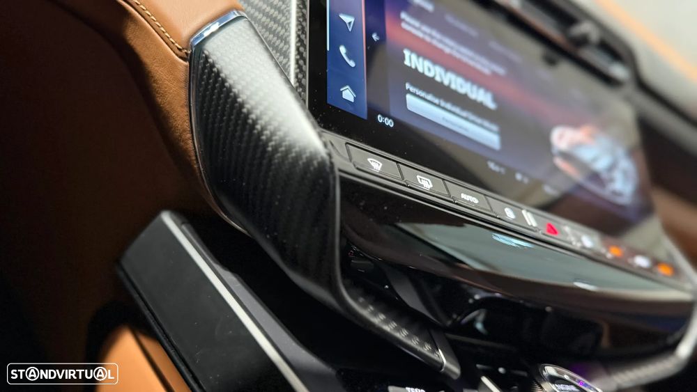 Aston Martin Vanquish V12 - 29