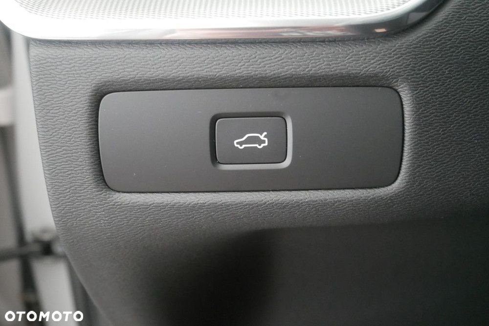 Volvo XC 60 B5 B AWD Plus Bright - 18
