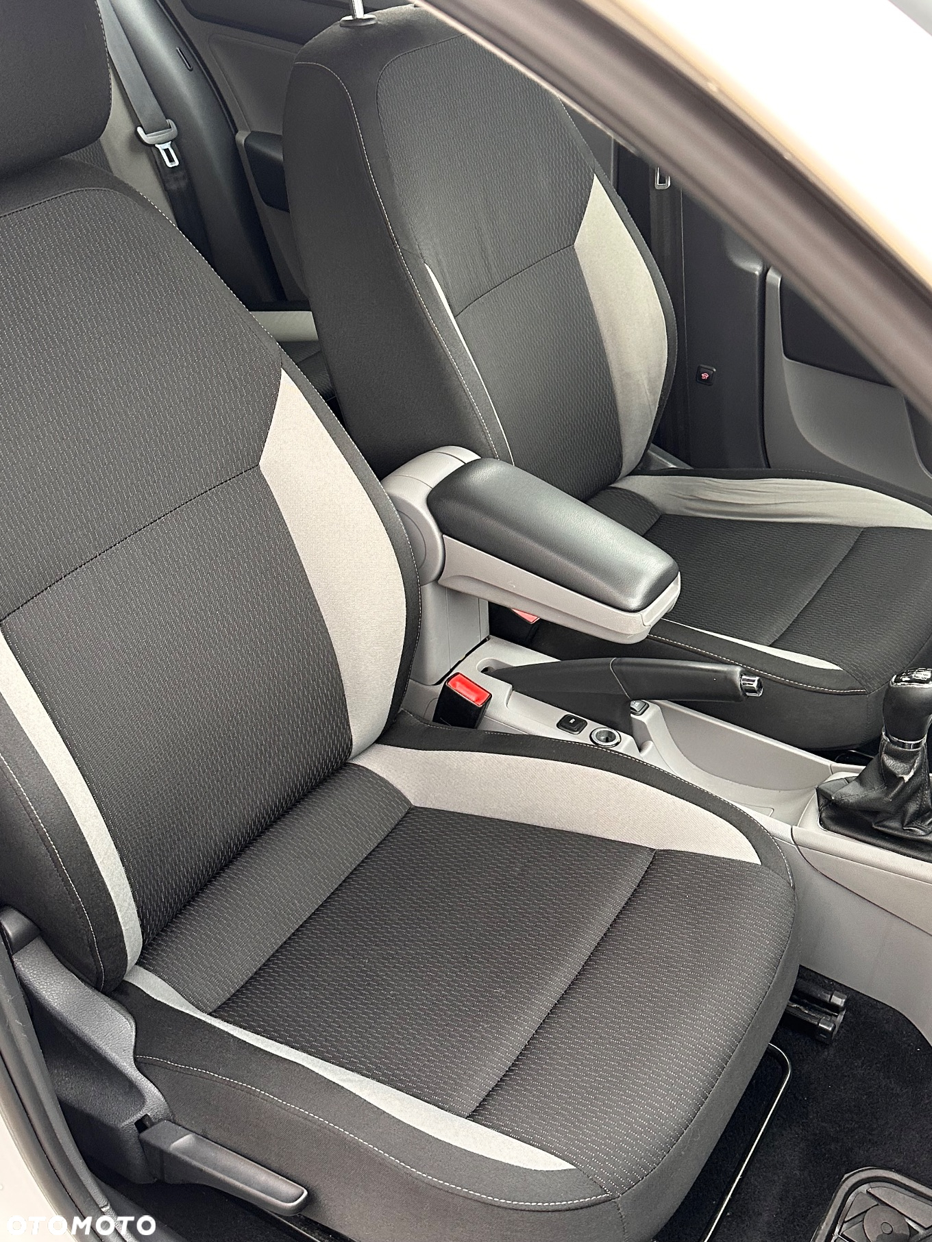 Skoda RAPID 1.2 TSI Active - 21