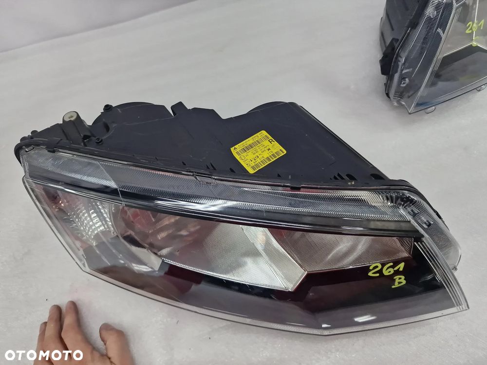 SKODA OCTAVIA 3 III 5E0 12- LEWA / PRAWA ZWYKŁA LAMPA PRZEDNIA PRZÓD , NR 5E1941016 / 5E1941015 , NR AUKCJI LA261 - 14