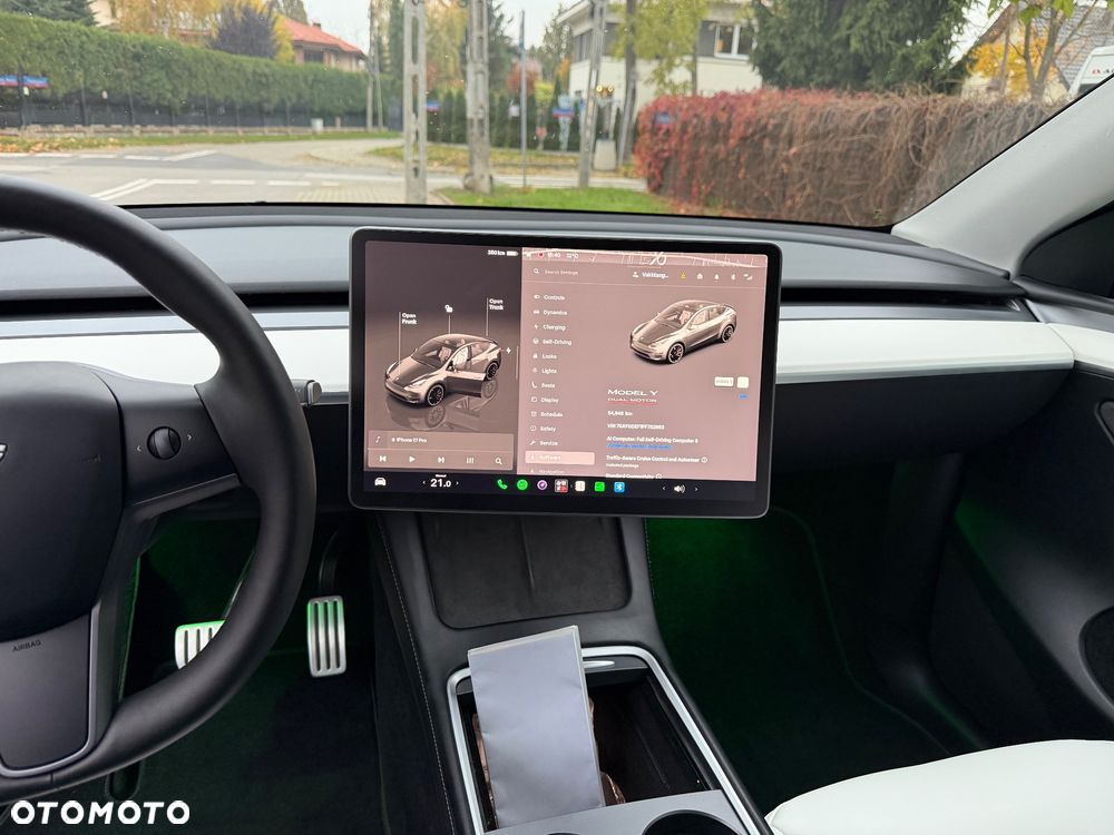 Tesla Model Y Long Range AWD - 8