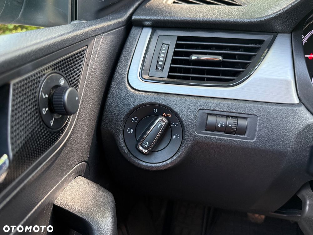 Skoda RAPID 1.0 TSI Ambition - 26