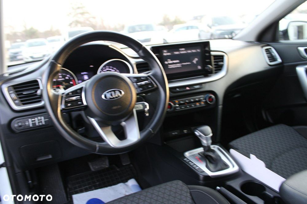 Kia Ceed - 16
