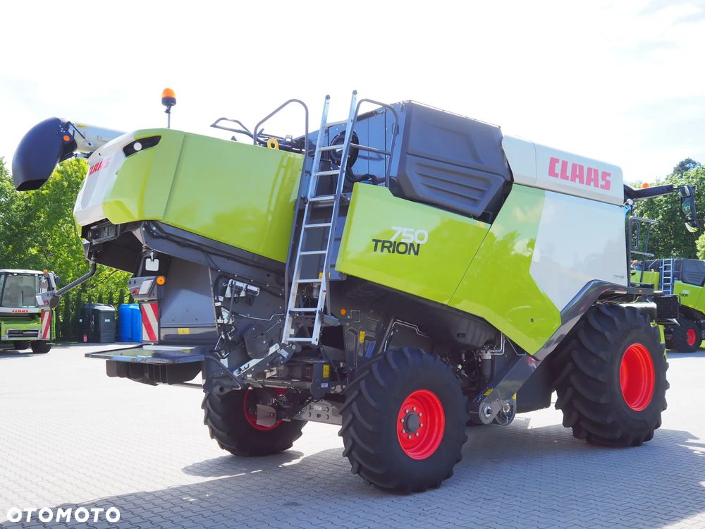 Claas Trion 750 CEMOS + V770 - 4