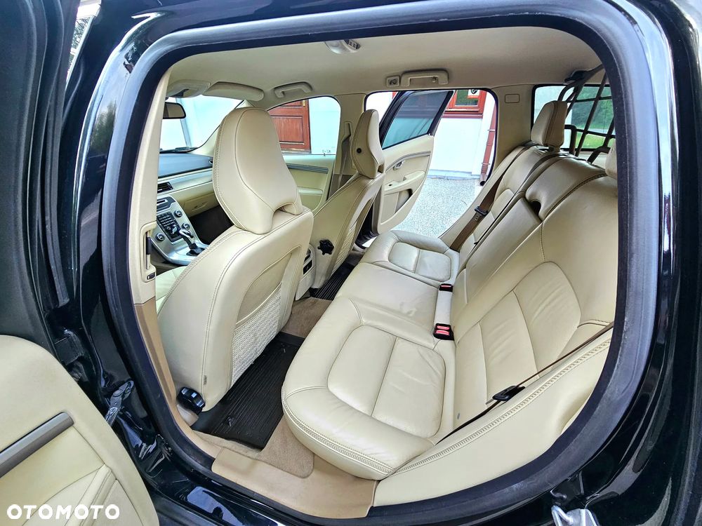 Volvo XC 70 D5 AWD Momentum - 22