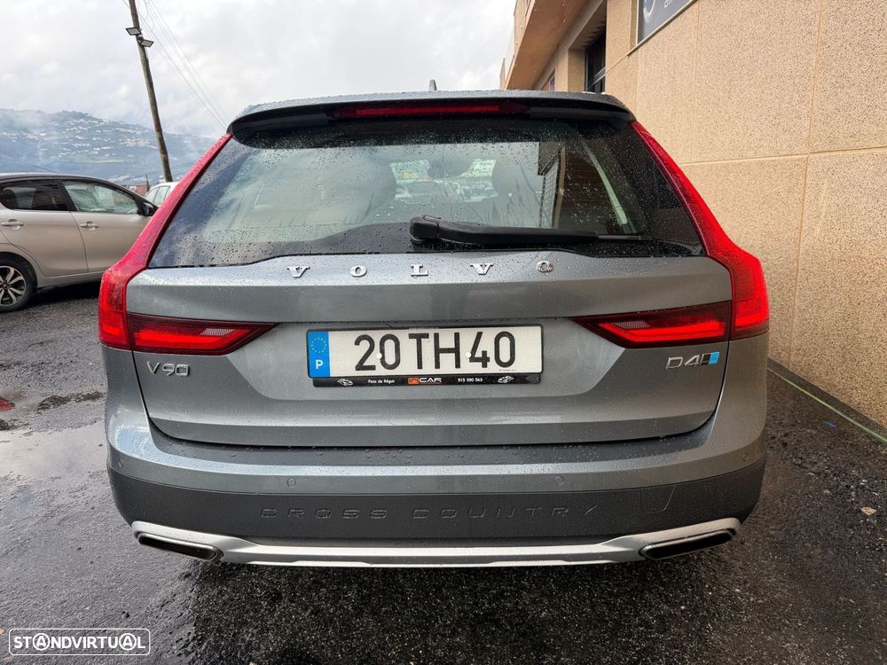 Volvo V90 Cross Country 2.0 D4 Pro AWD Geartronic - 10