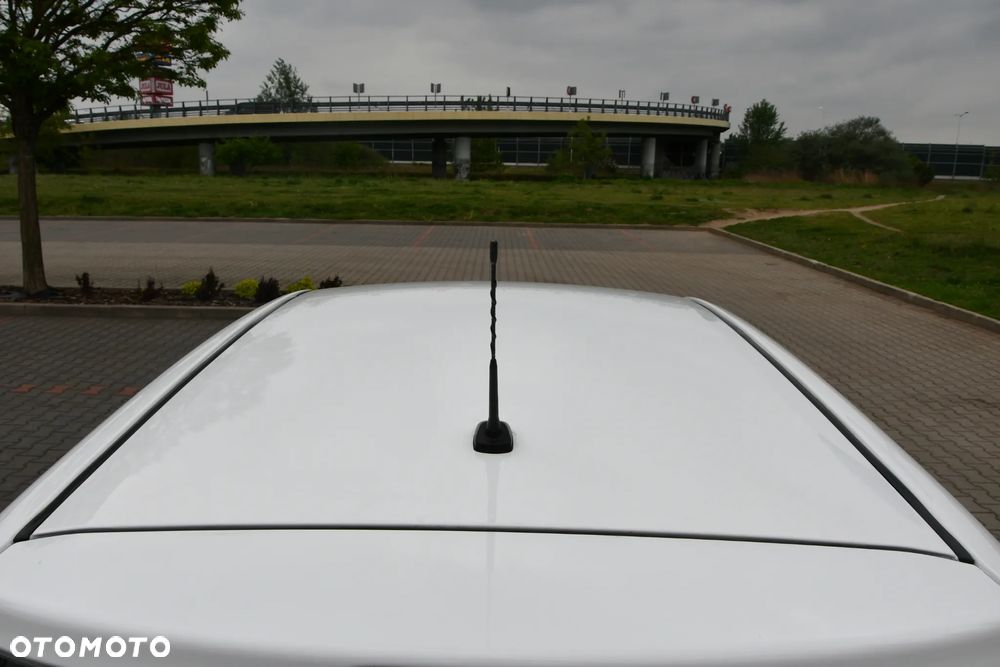 Toyota Yaris Hybrid 100 Premium EU6 - 35