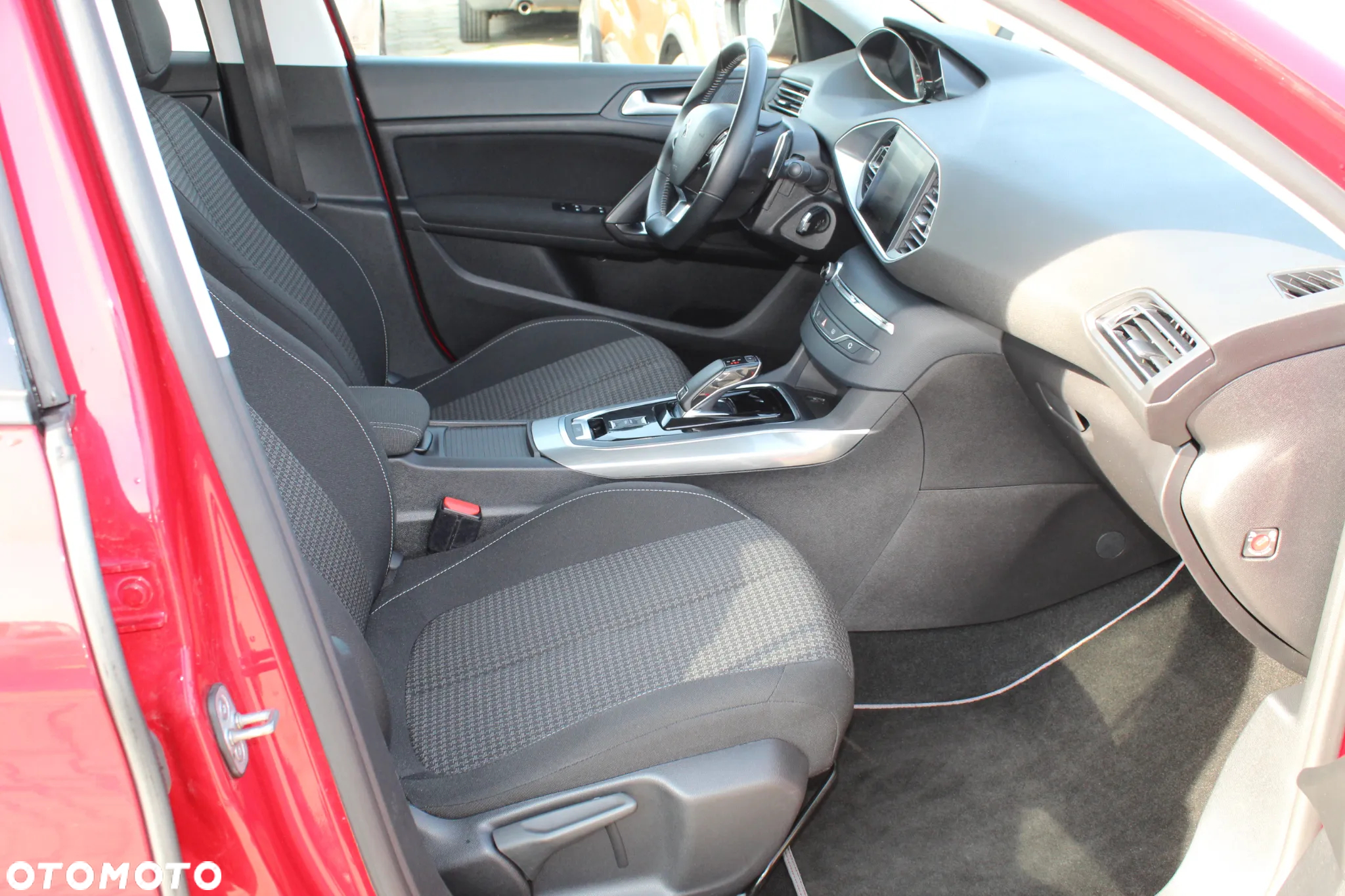 Peugeot 308 1.2 PureTech GPF Allure S&S EAT8 - 8