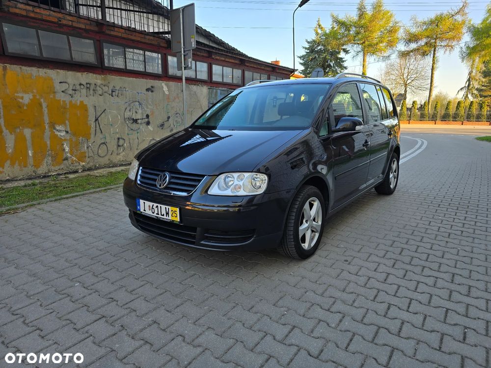 Volkswagen Touran - 1