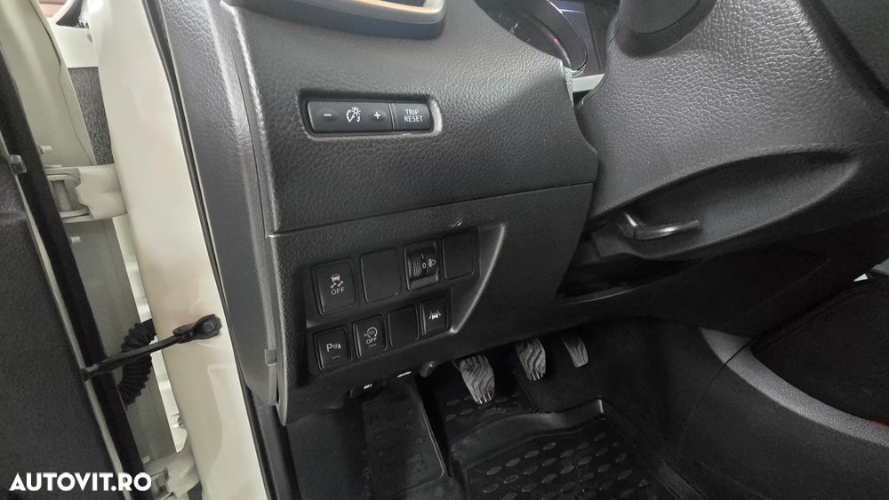 Nissan Qashqai 1.5 DCI Start/Stop N-Connecta - 10