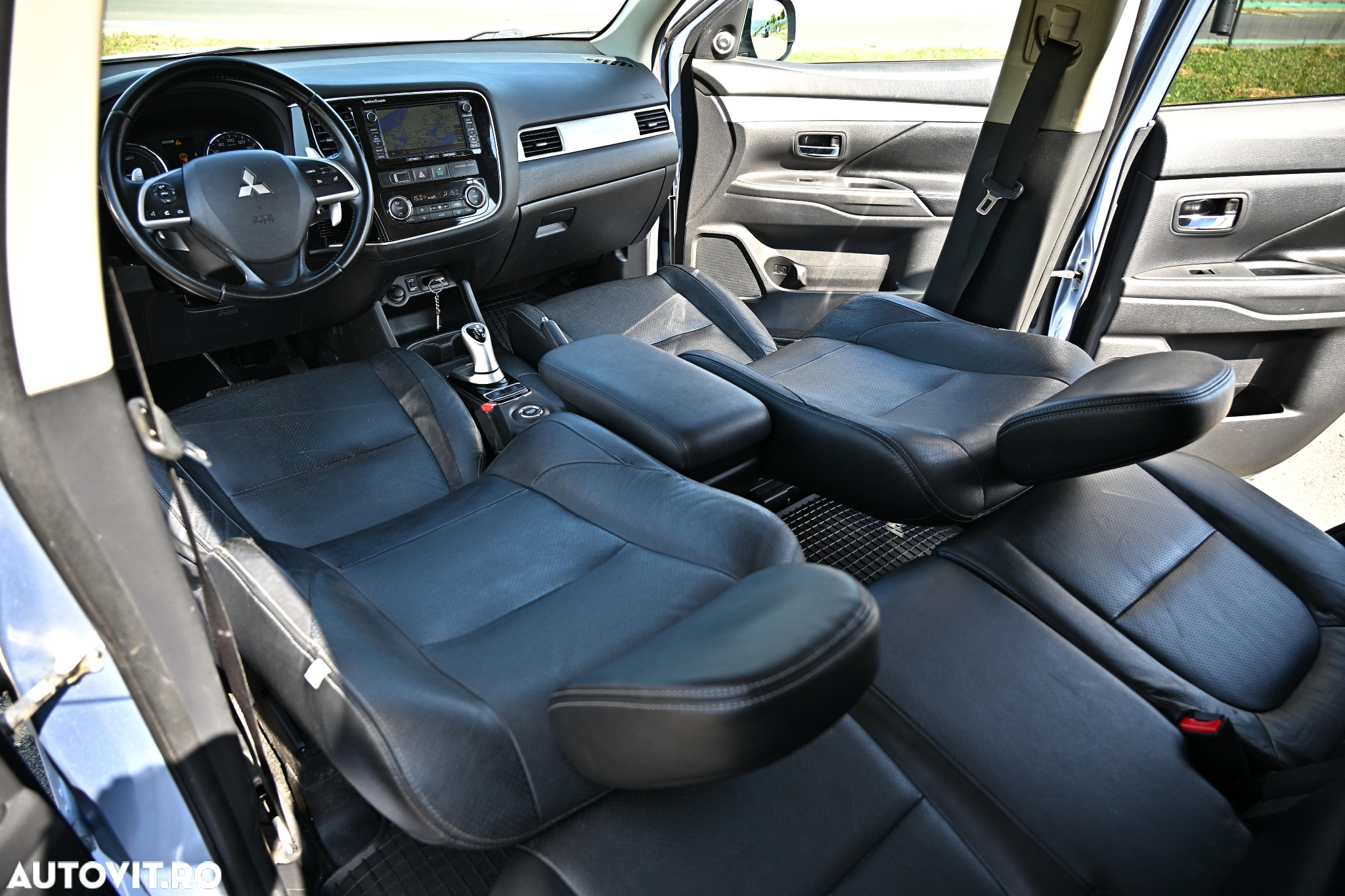 Mitsubishi Outlander 2.0 4WD Plug-In Hybrid - 12