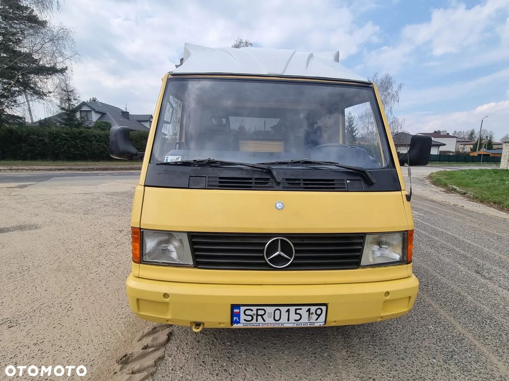 Mercedes-Benz MB-100 DL - 4