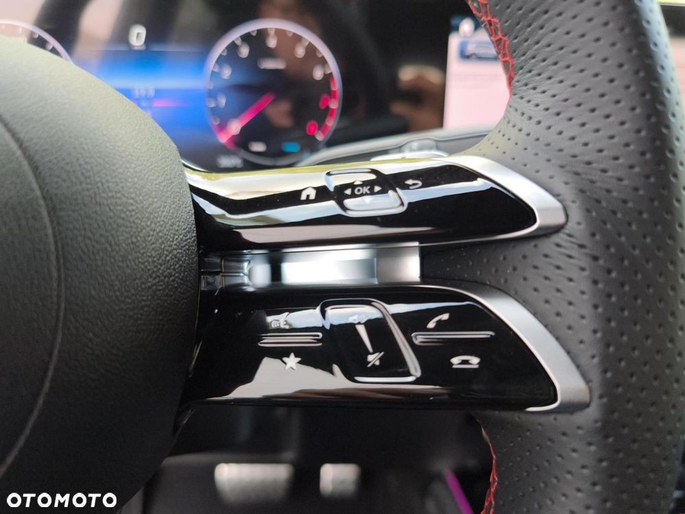 Mercedes-Benz GLB - 15