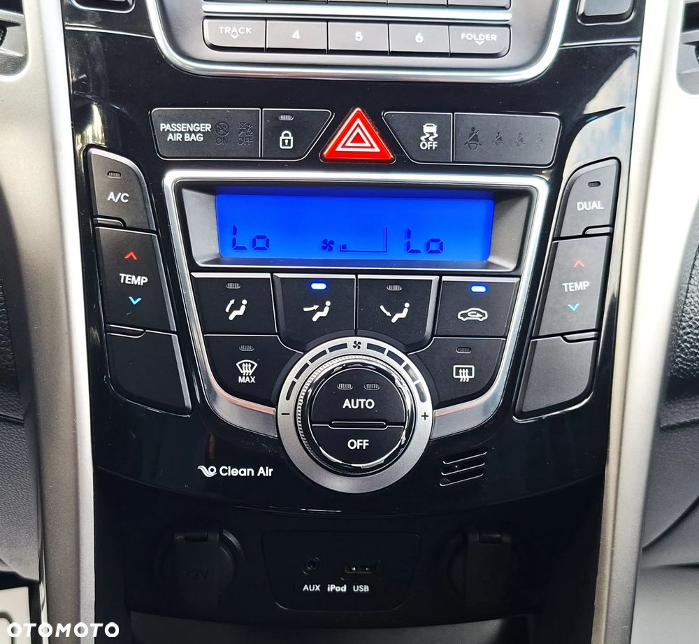 Hyundai i30 blue 1.6 CRDi Style - 31