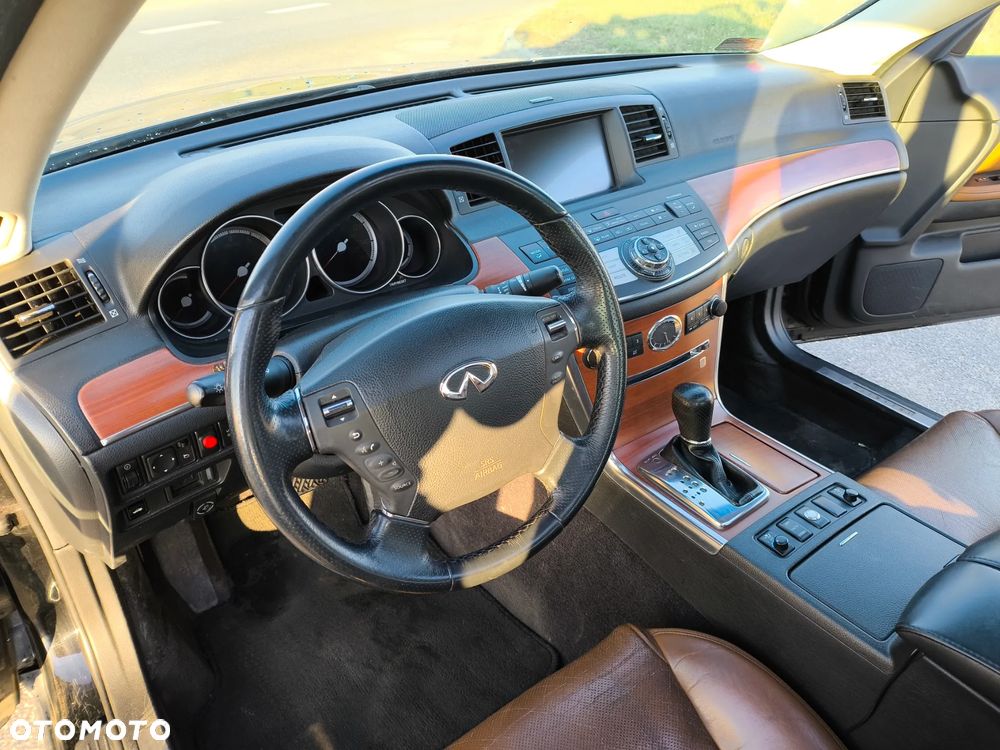 Infiniti M - 19