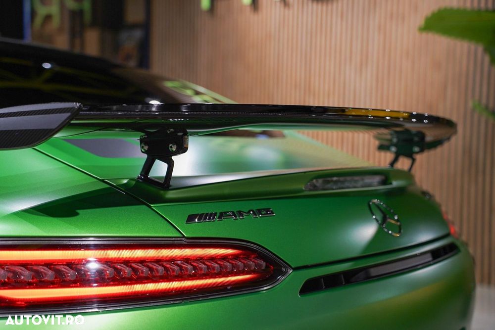 Mercedes-Benz AMG GT R - 19