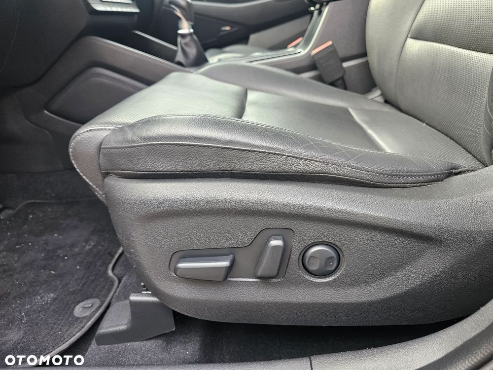 Hyundai Tucson 1.6 GDI BlueDrive GO 2WD - 33