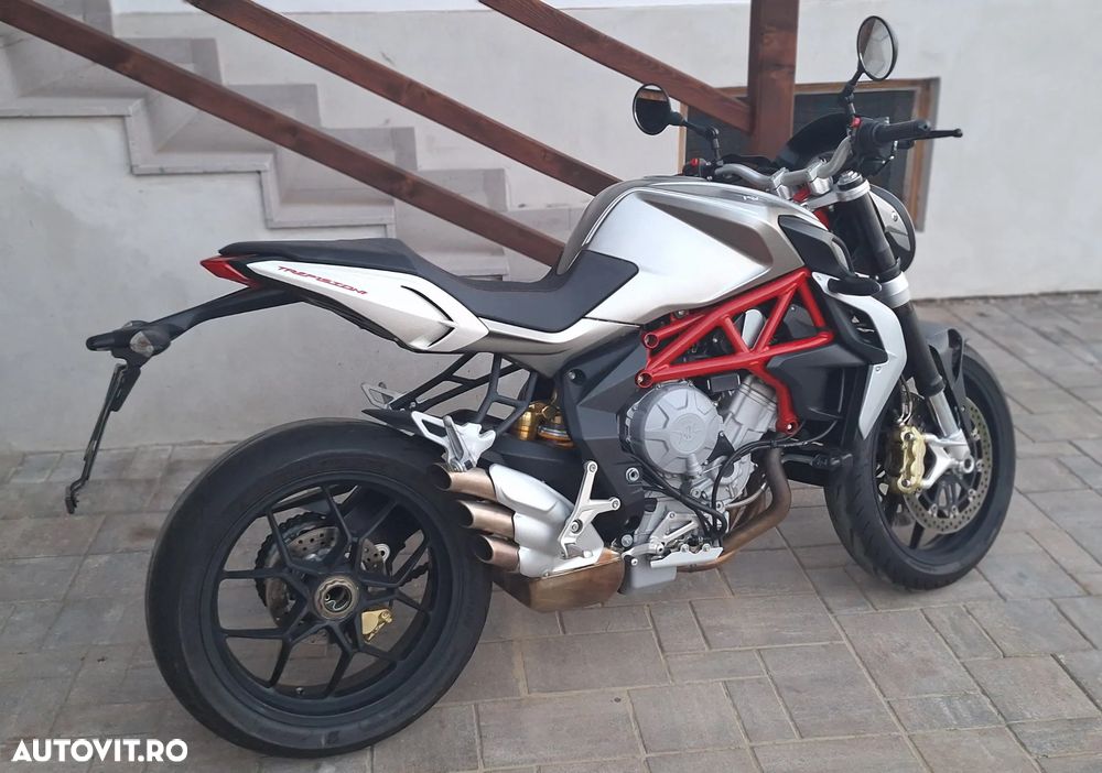 MV AGUSTA Brutale 800 - 5