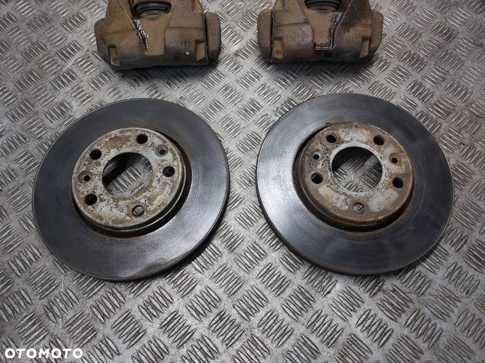 TARCZE HAMULCOWE PRZÓD + KLOCKI + ZACISKI RENAULT MEGANE III 1.6 16V - 2