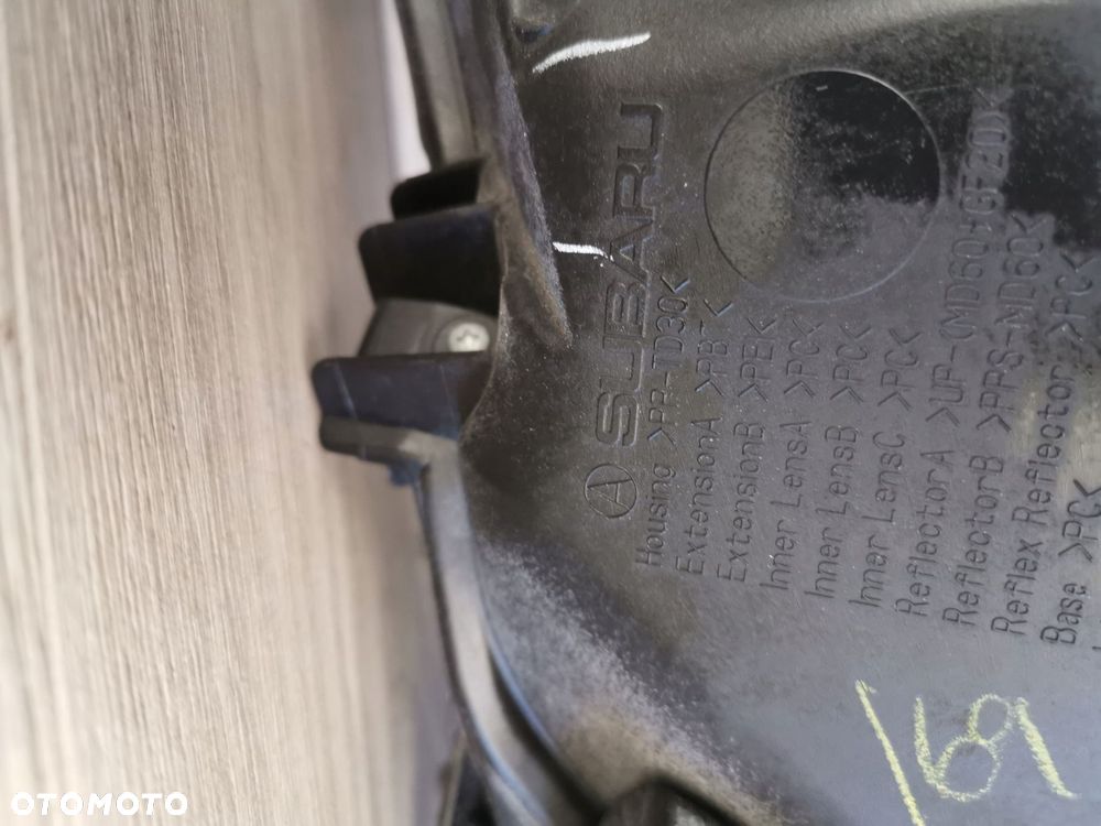 LEGACY VI 2015- LAMPA PRZOD LAMPA PRAWA USA - 5