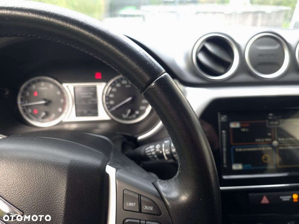 Suzuki Vitara 1.6 Premium 2WD - 24