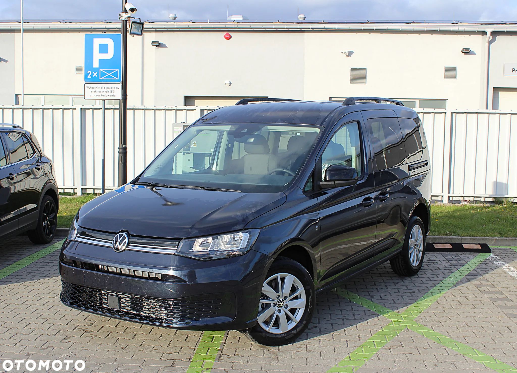 Volkswagen Caddy 1.5 TSI Life DSG - 1