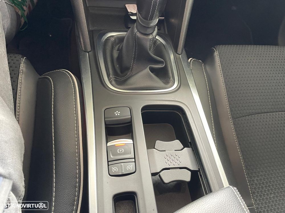 Renault Mégane ENERGY dCi 110 Start & Stop Bose Edition - 16