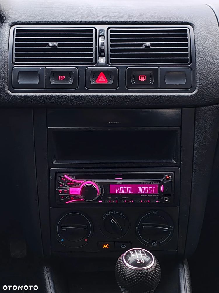Volkswagen Golf - 24