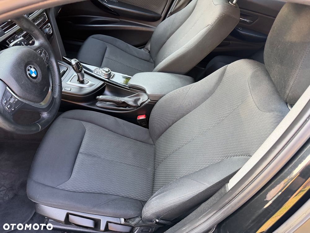 BMW Seria 3 320d Luxury Line - 22
