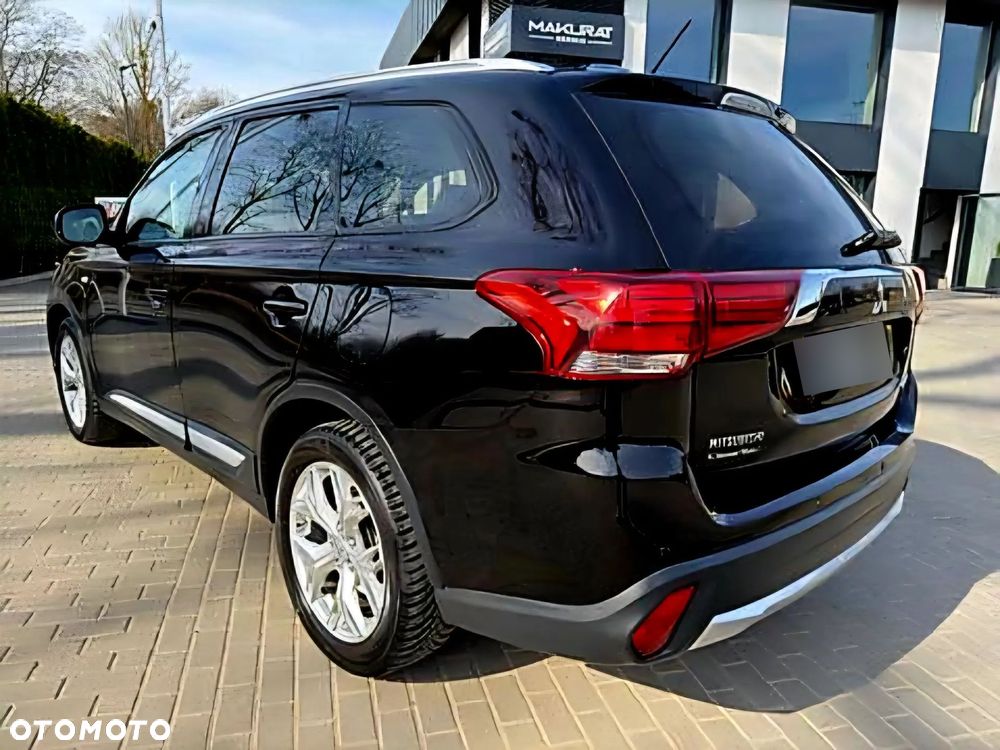 Mitsubishi Outlander 2.0 Invite + 2WD - 8