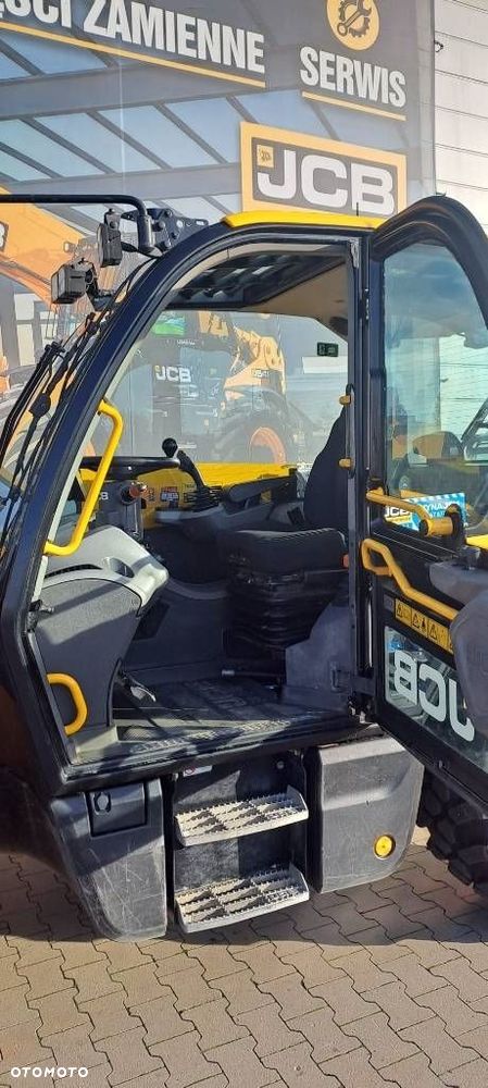 JCB 542-70 Agri Xtra - 11